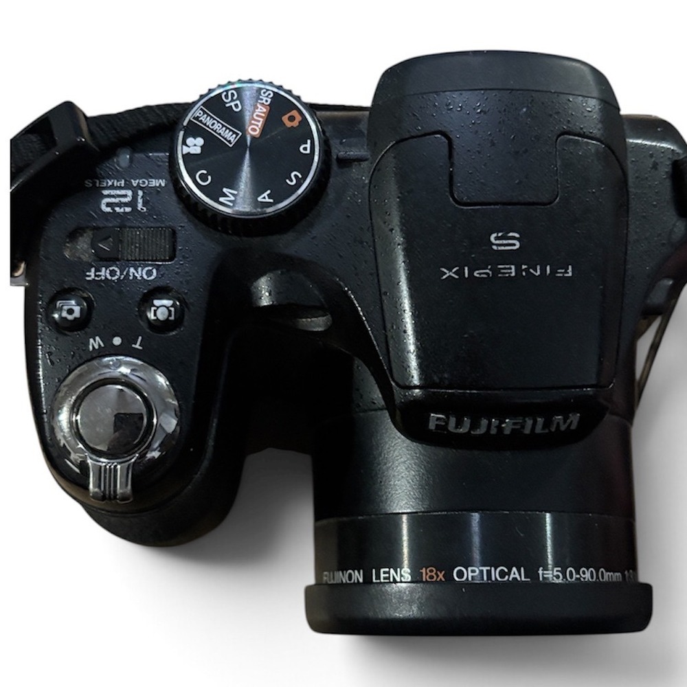 Fujifilm FinePix S1800 12.2MP Digital Camera 18x Optical Zoom Black Bridge Cam - Picture 4 of 6